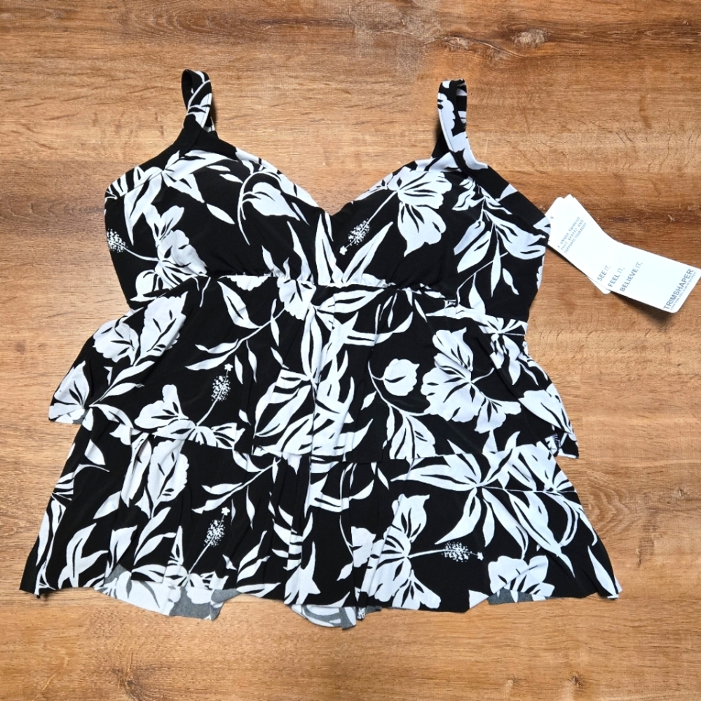 NWT Seperates Floral Black and White Women's Trimshaper SwimTop